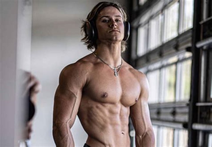 Alek Alexeyeva Height, Weight, Age, Body Statistics