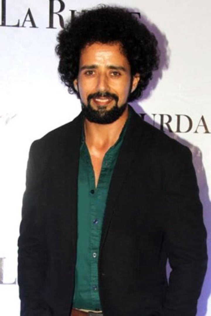 Anil Charanjeett Height, Weight, Age, Body Statistics