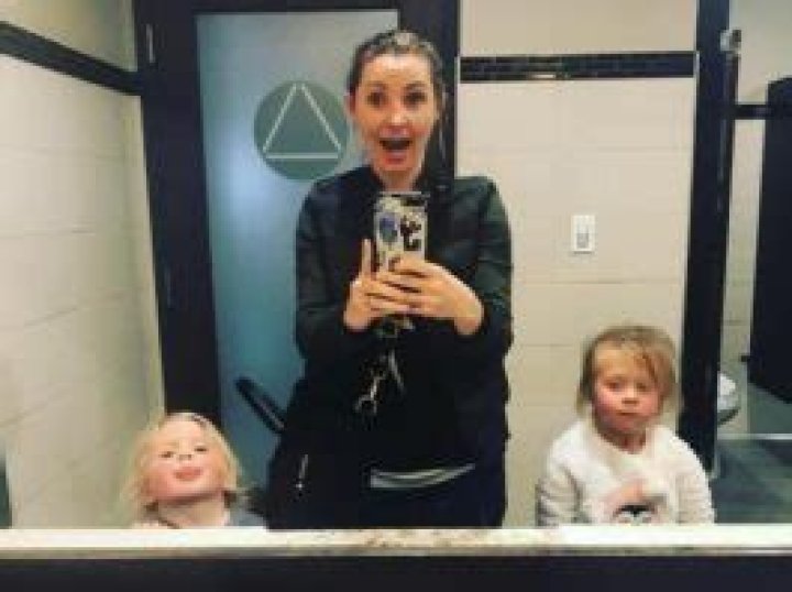 Beverley Mitchell Height, Weight, Age, Boyfriend, Family, Facts, Biography