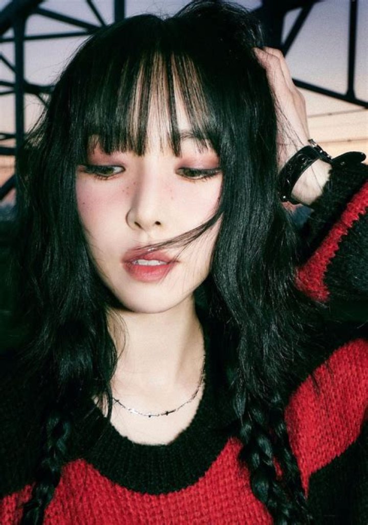 Choi Yu-na (Yuju) Height, Weight, Age, Body Statistics