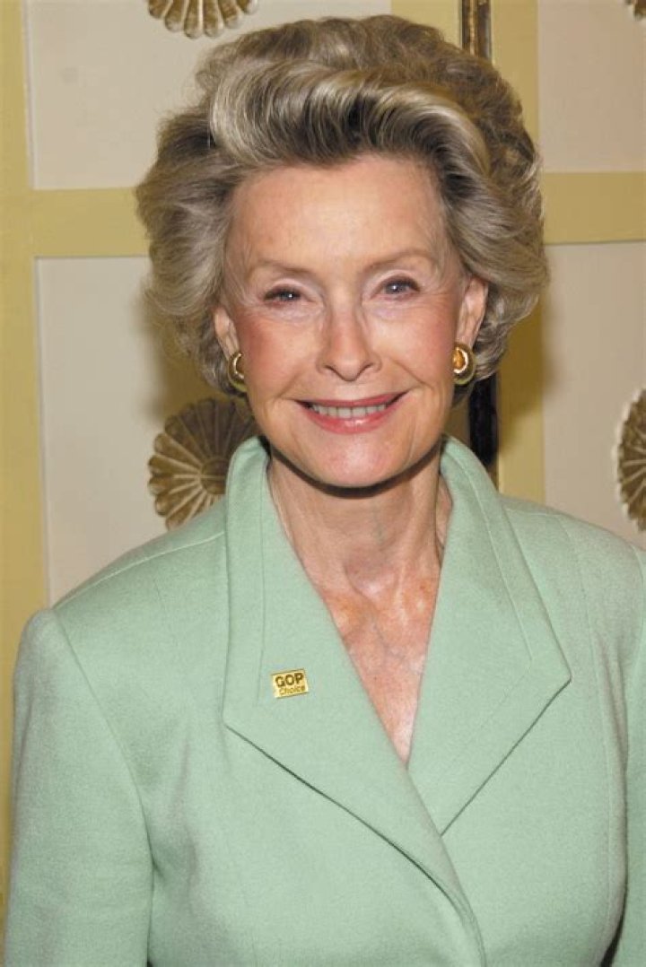 Dina Merrill - Bio, Age, Wiki, Facts and Family