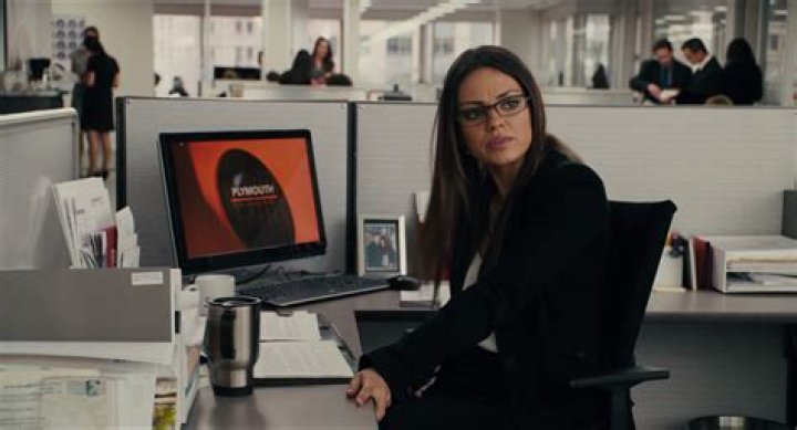 Does Mila Kunis Wear Contacts?