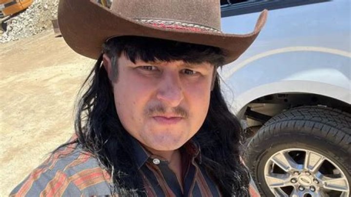 Does Oliver Tree Have A Kid Son? Wife? Reddit Update!