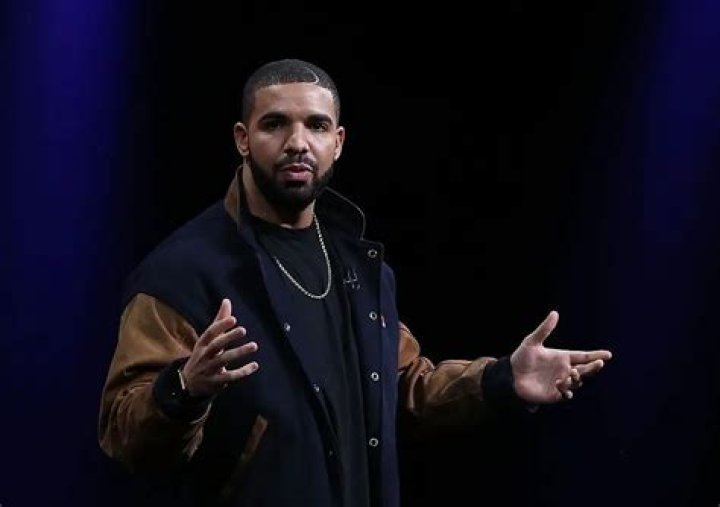 Drake Makes A Half Million Bucks To Perform For A Bunch Of 12 Year Olds!
