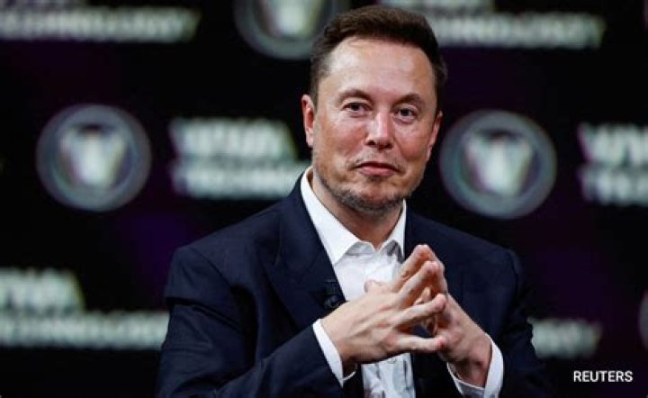 Elon Musk's Net Worth Drops $15 Billion In One Day And He Has Now Sold $11 Billion Worth Of Tesla In The Last 25 Days!