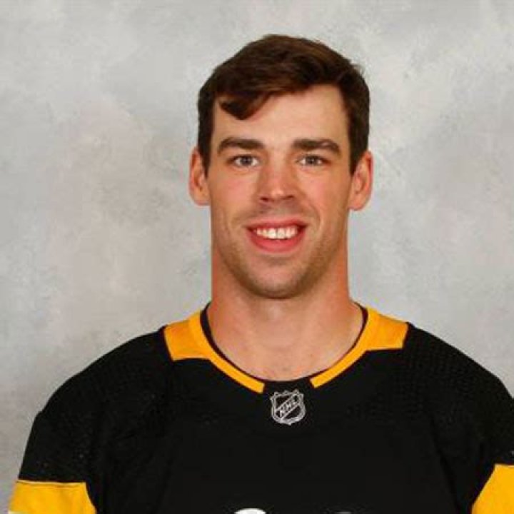 Greg Mckegg Biography-salary, net worth, married, contract, stats, relationship, girlfriend, age, nationality, family, height