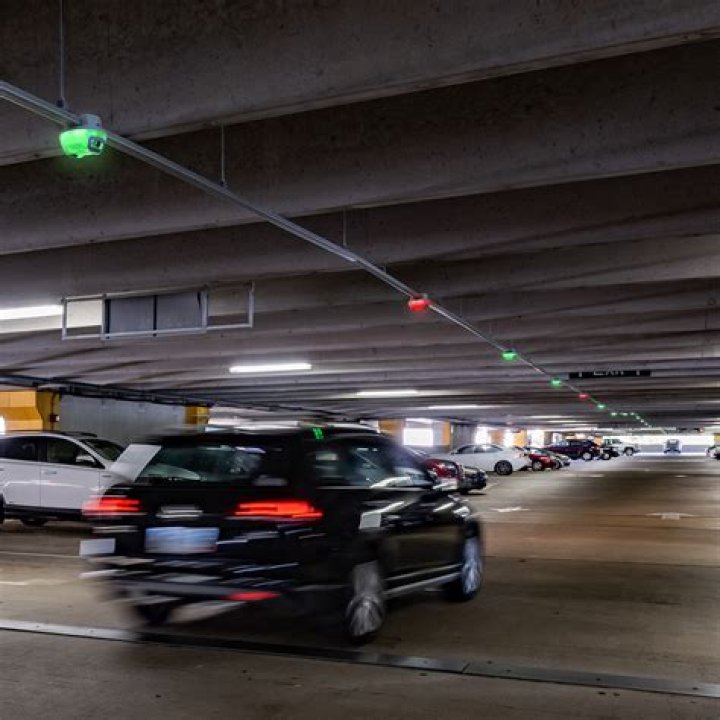 If This Happens in a Parking Lot, Don't Get Out of Your Car, Police Warn