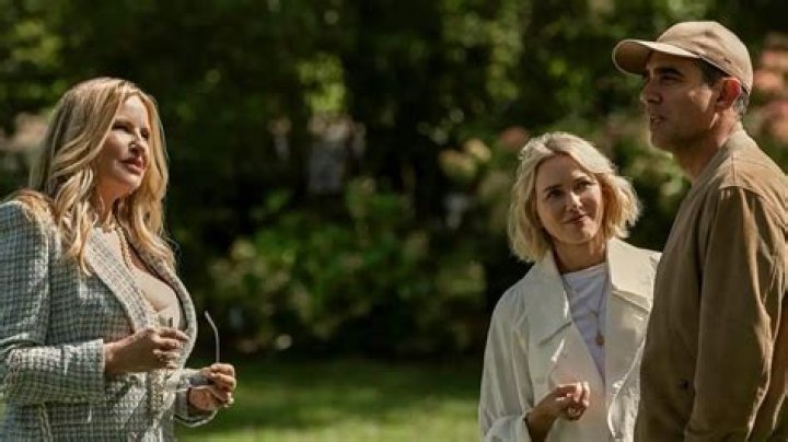 Is Jennifer Coolidge Pregnant In The Netflix Series?