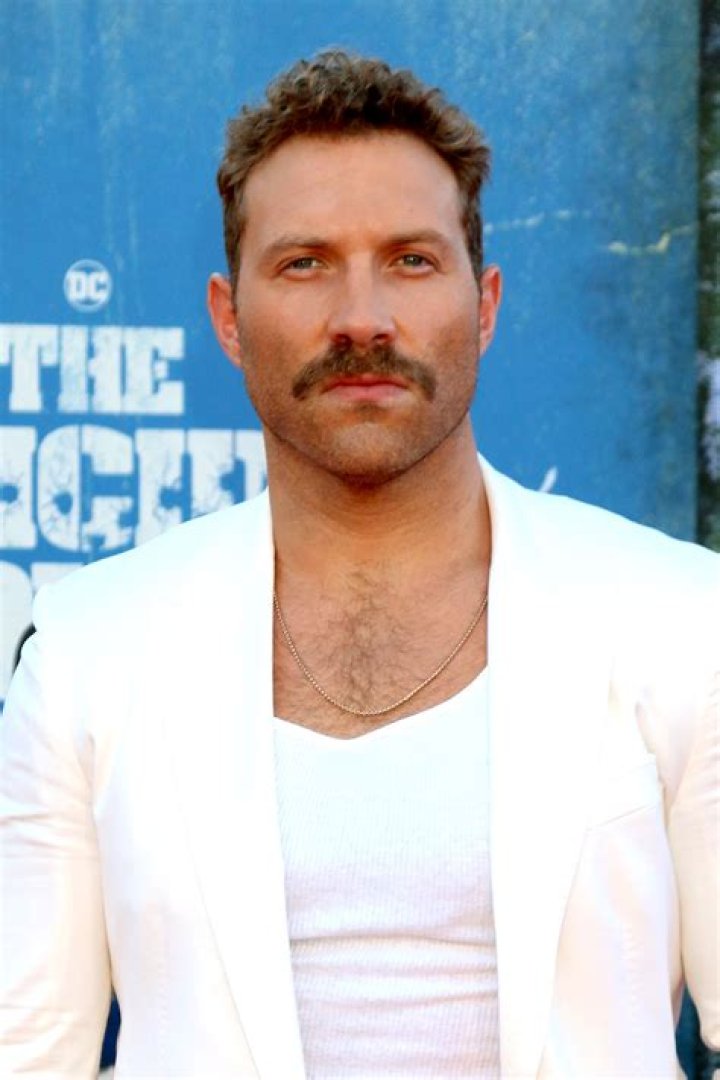 Jai Courtney - Bio, Age, net worth, height, Wiki, Facts and Family