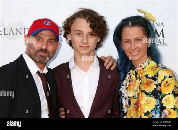 Jennifer Oleff - Bio, Age, Wiki, Facts and Family