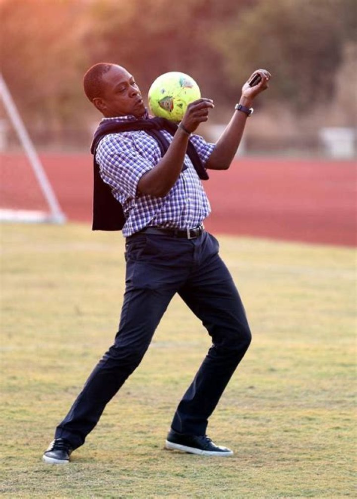 Kalusha Bwalya - Bio, Age, siblings, height, Wiki, Facts and Family