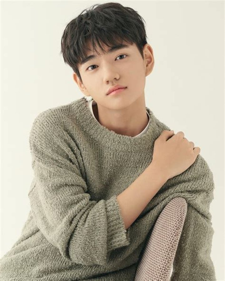 Kim Kang-hoon - Bio, Age, Wiki, Facts and Family