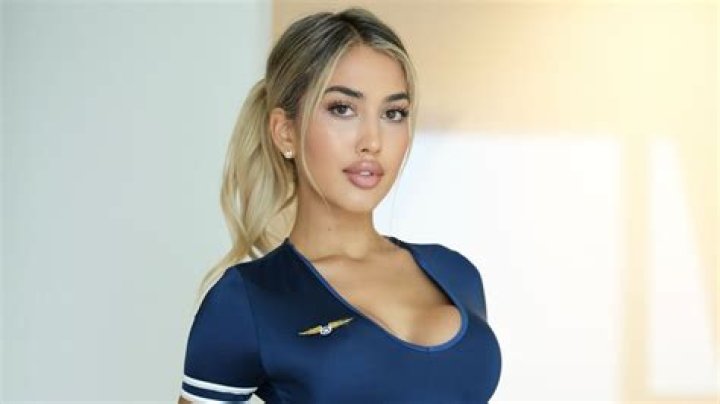 Lauren Burch - Bio, Age, Wiki, Facts and Family