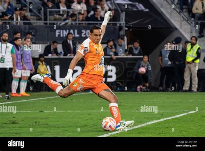 Leon's Goalkeeper Rodolfo Cota's Biography, Parents, Siblings, Net Worth, Salary, Earnings, Contract, Wife, Children, Stats,
