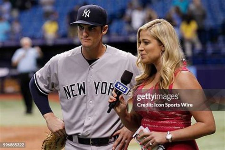 
Meredith Marakovits Net Worth 2023 - Salary, Boyfriend & NY Yankees