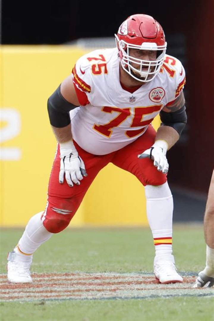 Mike Remmers - Bio, Age, height, weight, Wiki, Facts and Family