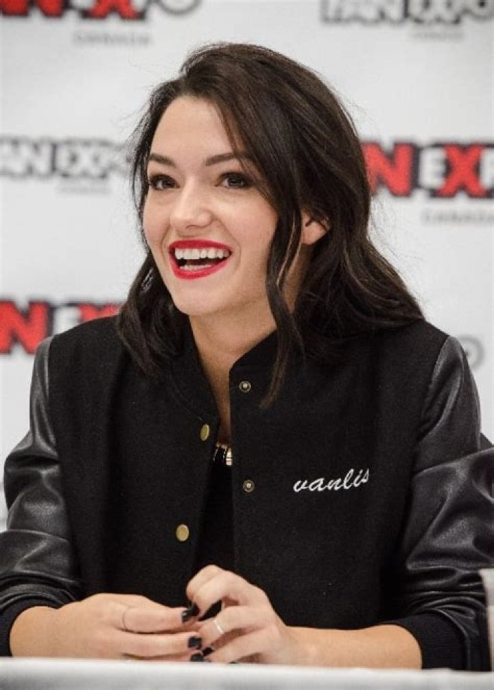 Natasha Negovanlis Height, Weight, Age, Boyfriend, Family, Biography