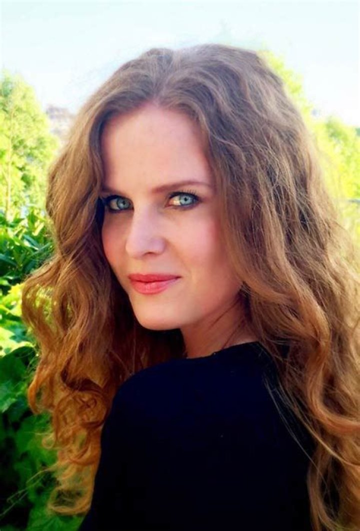 Rebecca Mader Height, Weight, Age, Spouse, Family, Facts, Biography