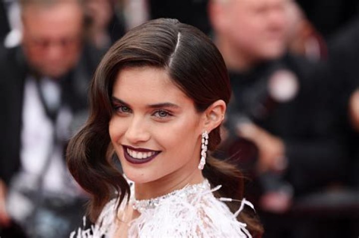 Sara Sampaio Net Worth | Celebrity Net Worth