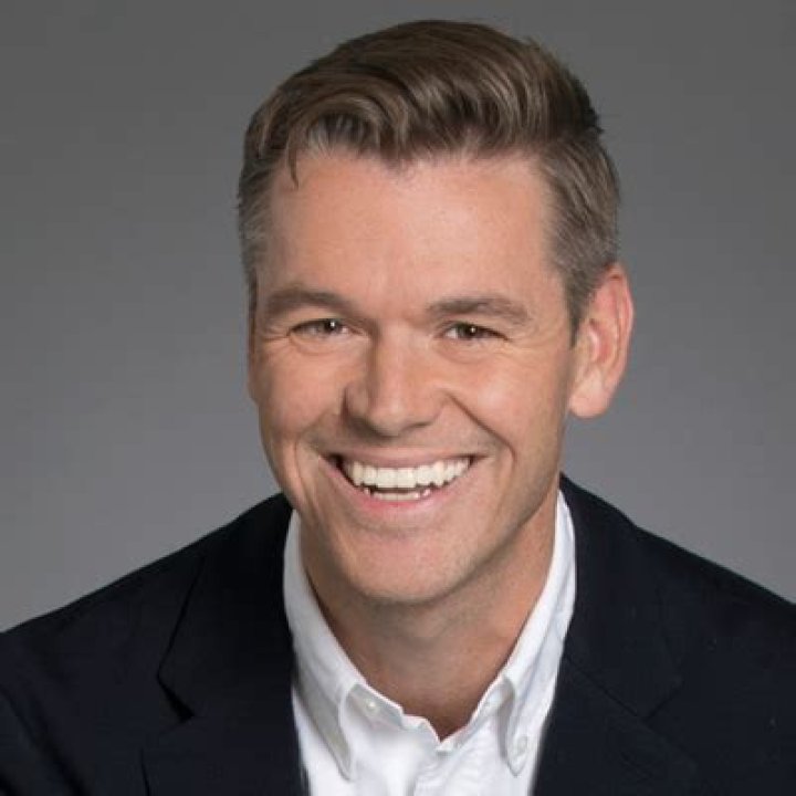 Sports columnist Berry Tramel Bio- Age, Family, Salary, Net worth, Married, Wife, Children