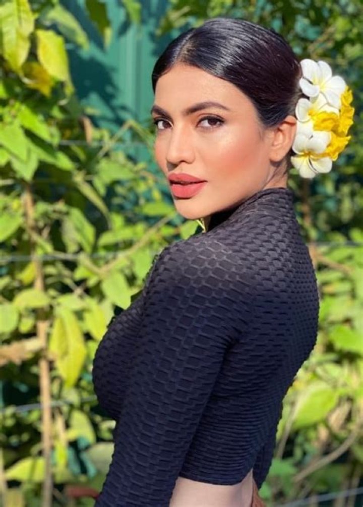 Urvi Shetty Height, Weight, Age, Facts, Biography