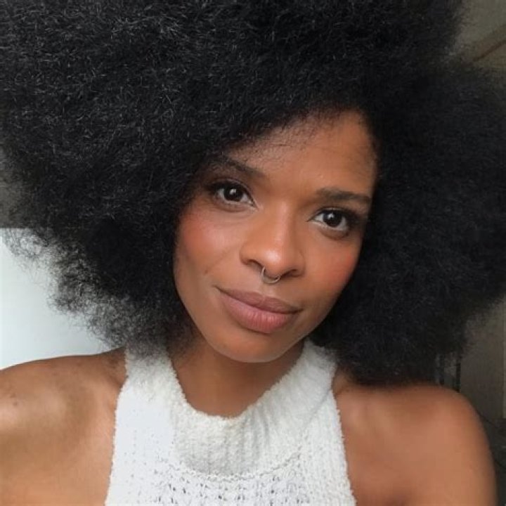 Vaneza Oliveira Height, Weight, Age, Body Statistics