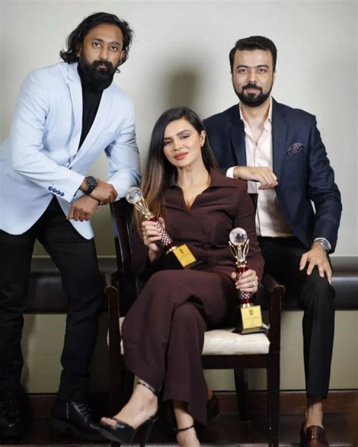 Who is Aashka Goradia Dating Now