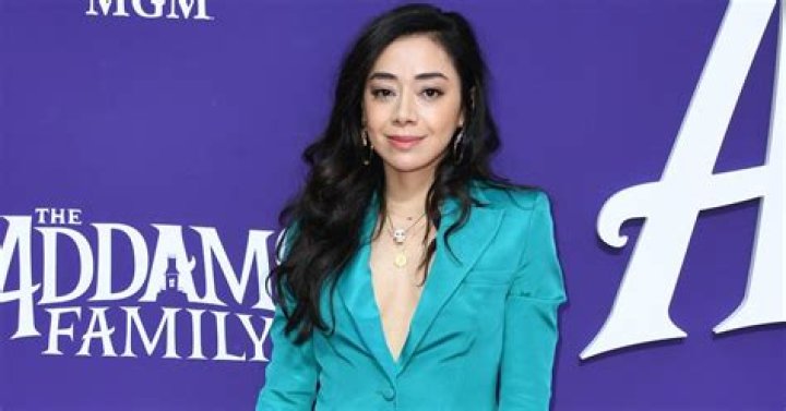 Who is Aimee Garcia Dating Now