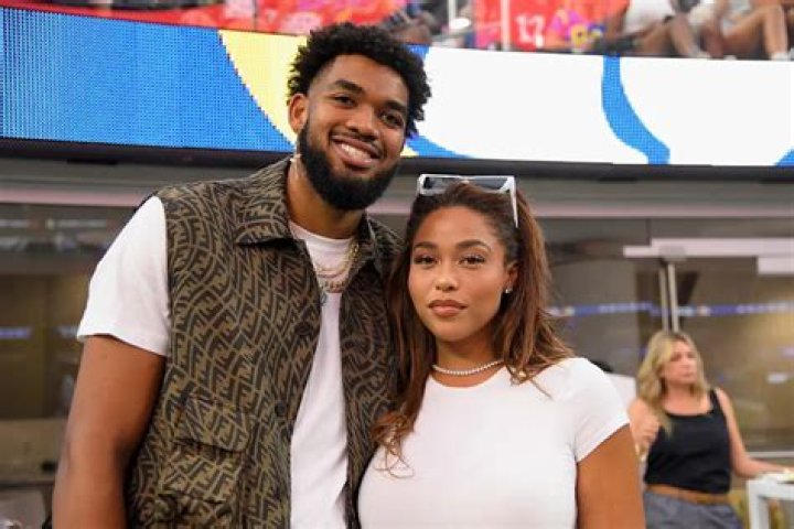 Who is Anthony Peeler Dating Now?