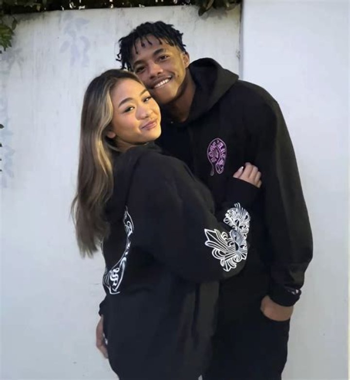Who is Asia Lee Dating Now