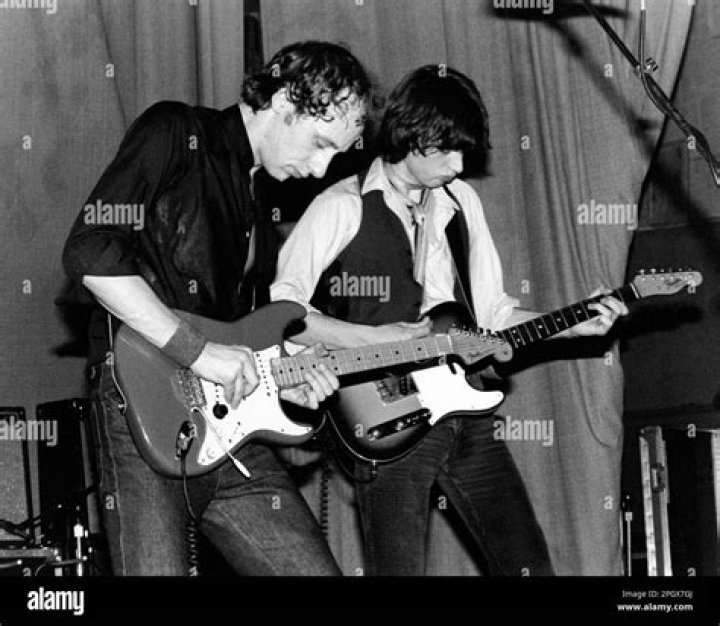 Who is David Knopfler Dating Now