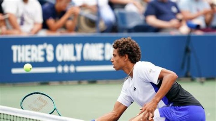 Who is Diallo Riddle Dating Now