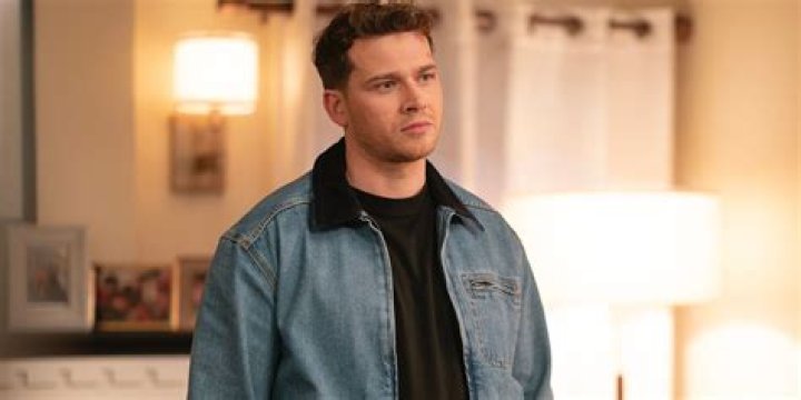 Who is Evan Sabara Dating Now?