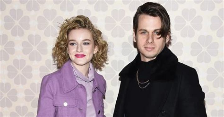 Who is Julia Alende Dating Now?