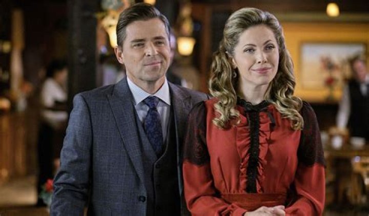 Who is Kavan Smith Dating Now