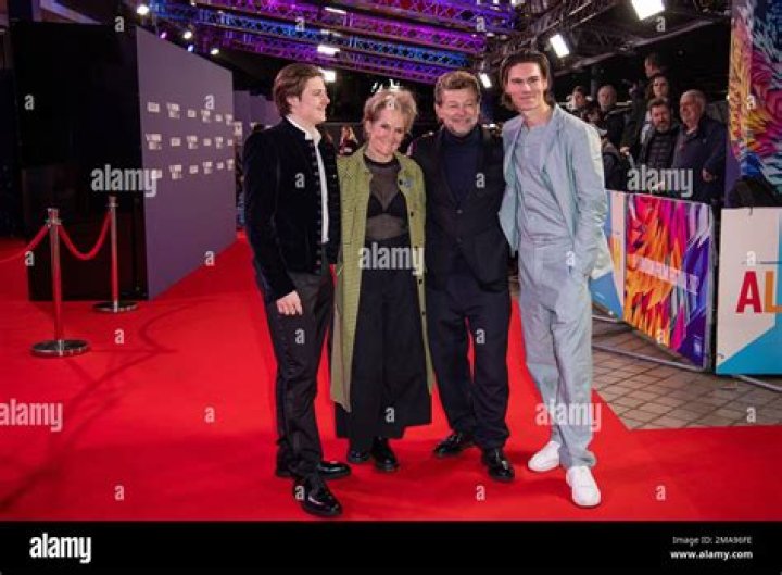 Who is Max Henhappel Dating Now?