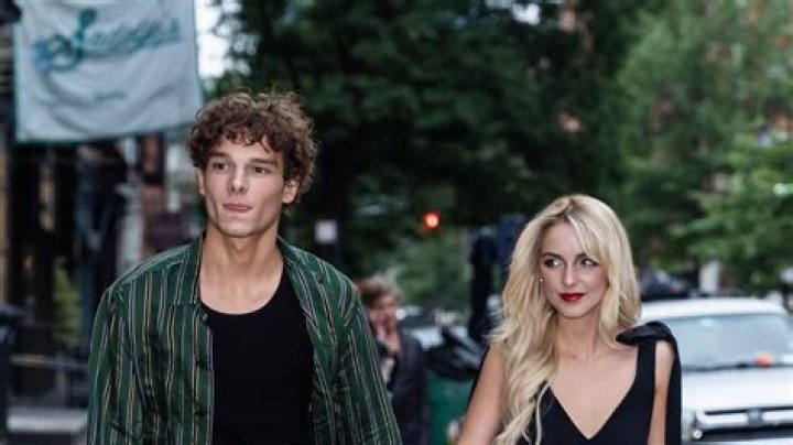 Who is Nikilis Dating Now