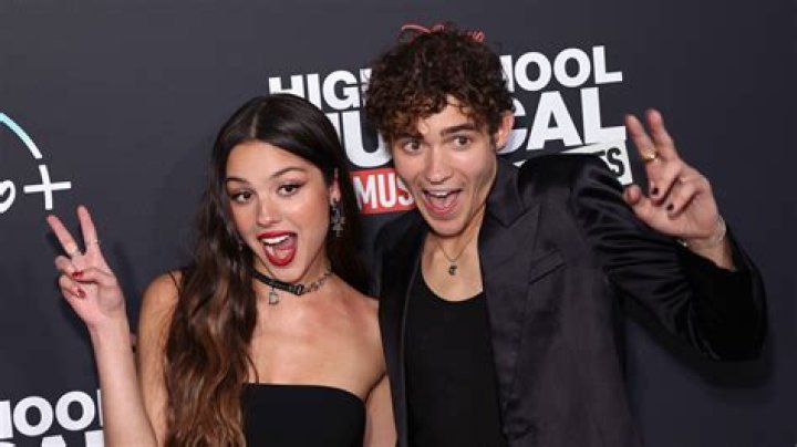 Who is Sam Handler Dating Now?