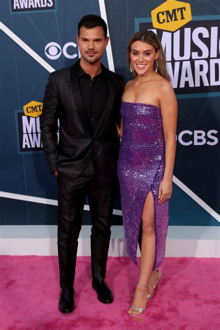 Who is Taylor Lautner Dating Now?