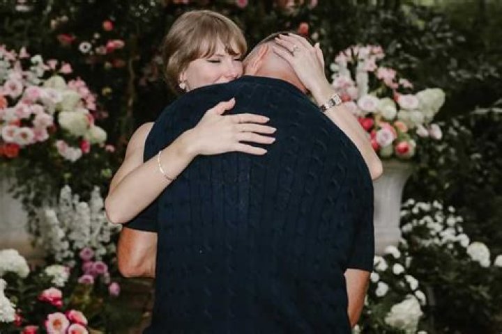 Who is Travis Wiuff Dating Now