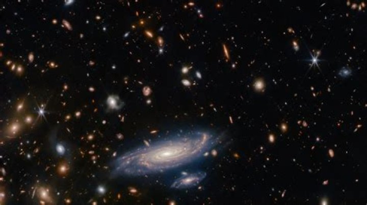 You Can See 400,000 "Strikingly Beautiful" Galaxies in This New Map of Space